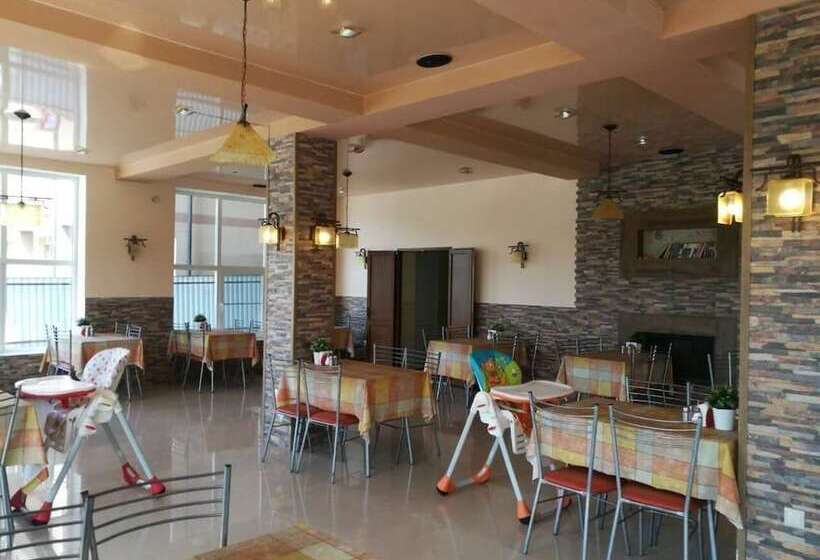 پانسیون Rodnichok Guest House