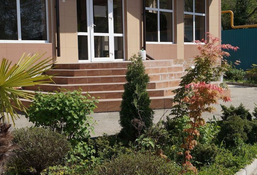 پانسیون Rodnichok Guest House