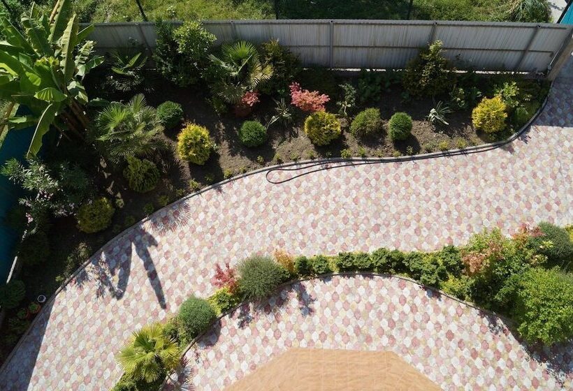 پانسیون Rodnichok Guest House