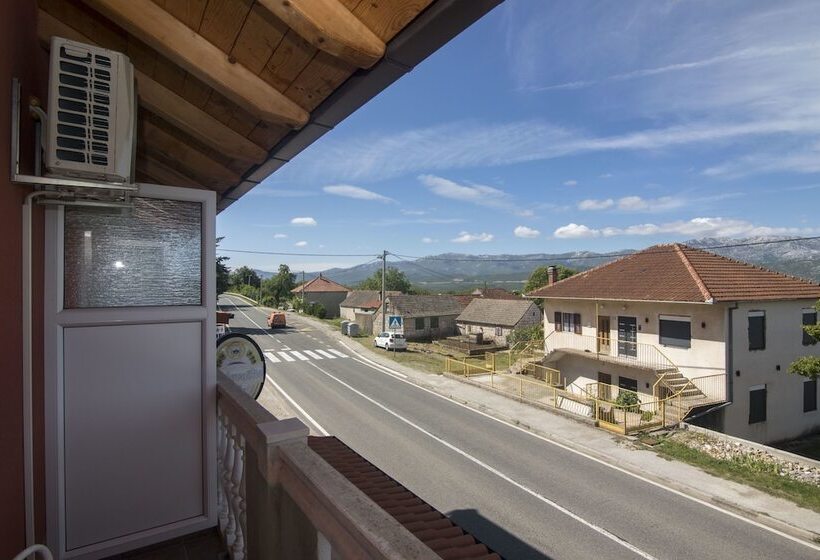 بنسيون Rooms Marijana