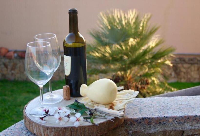 פנסיון Royal Suite