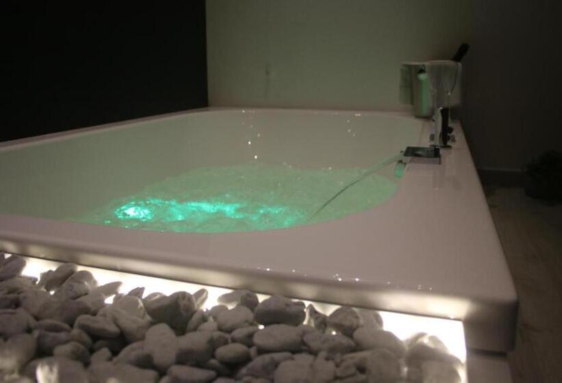 פנסיון Royal Suite