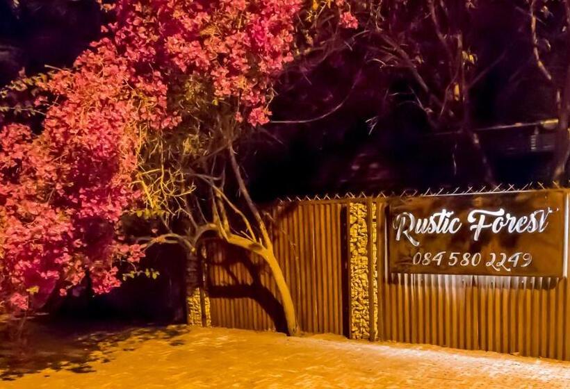 פנסיון Rustic Forest Guest House