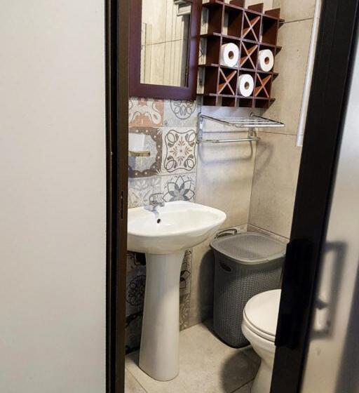 פנסיון Rustic Forest Guest House