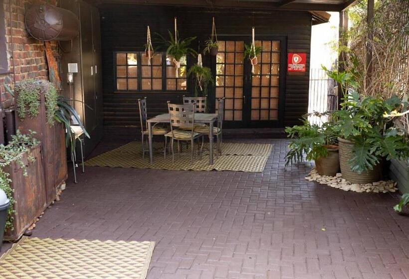 פנסיון Rustic Forest Guest House