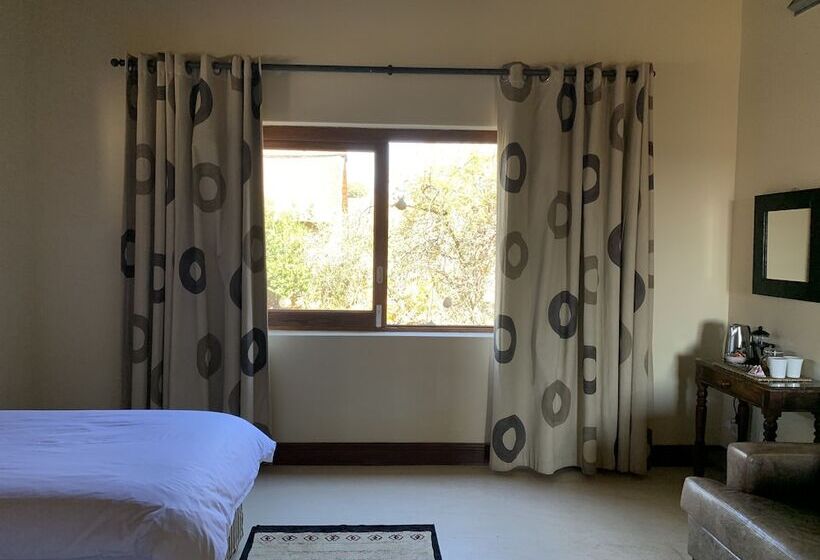 بنسيون Sibani Hills