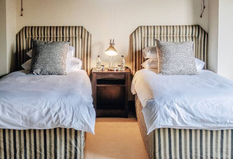 بنسيون Sibani Hills