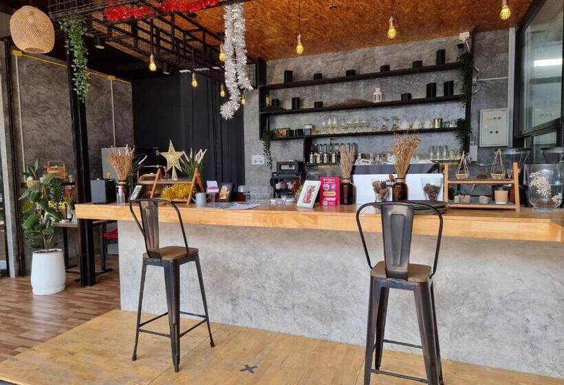 펜션 Tt Naiyang Beach Phuket