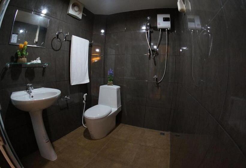 펜션 Tt Naiyang Beach Phuket