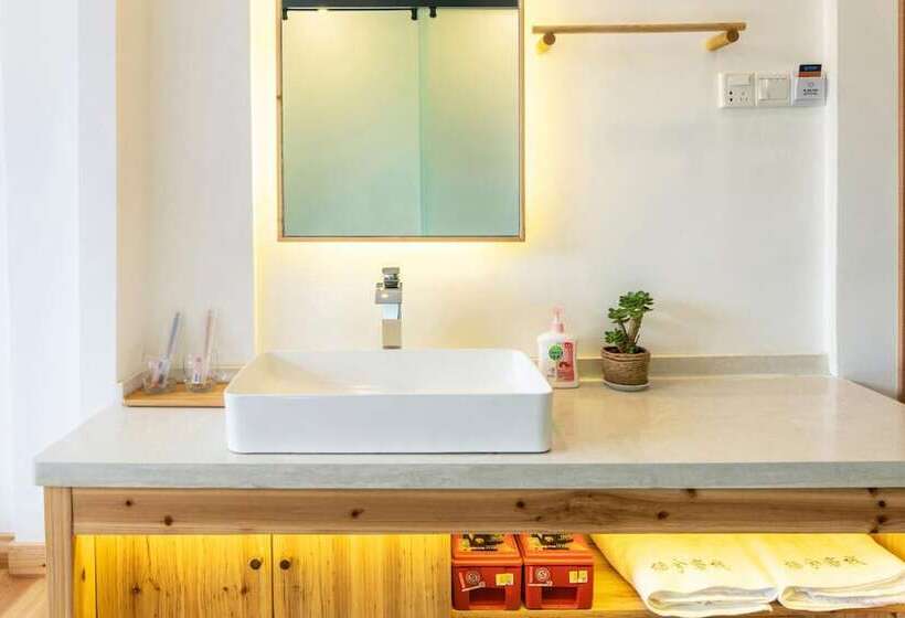 بنسيون W Lodge