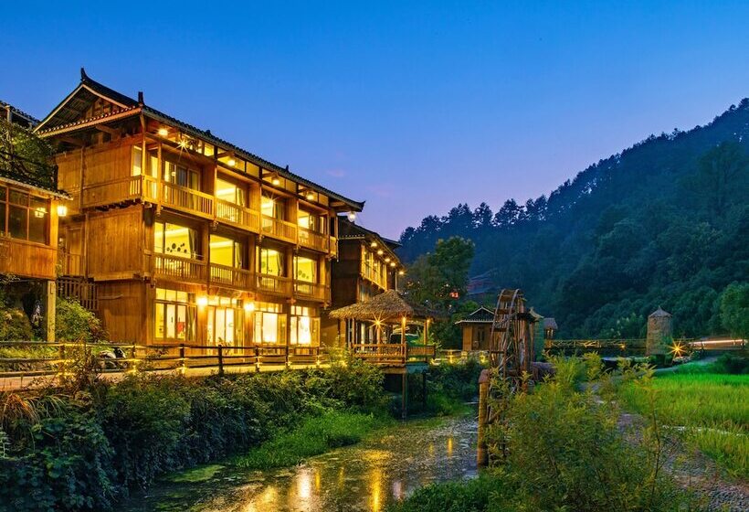پانسیون W Lodge