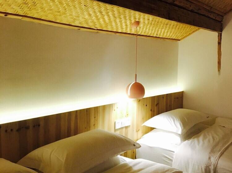 بنسيون W Lodge