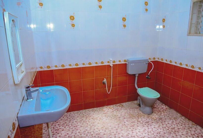 Pepy Mahathi Resort And Spa   Hostel