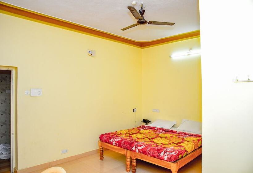 Pepy Mahathi Resort And Spa   Hostel