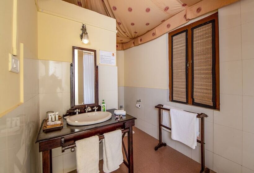 אתר נופש Camp Dev Vilas Kanha