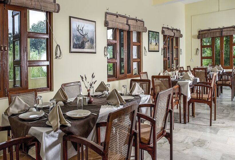 אתר נופש Camp Dev Vilas Kanha