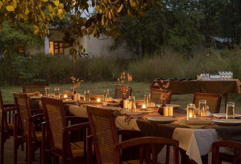 אתר נופש Camp Dev Vilas Kanha