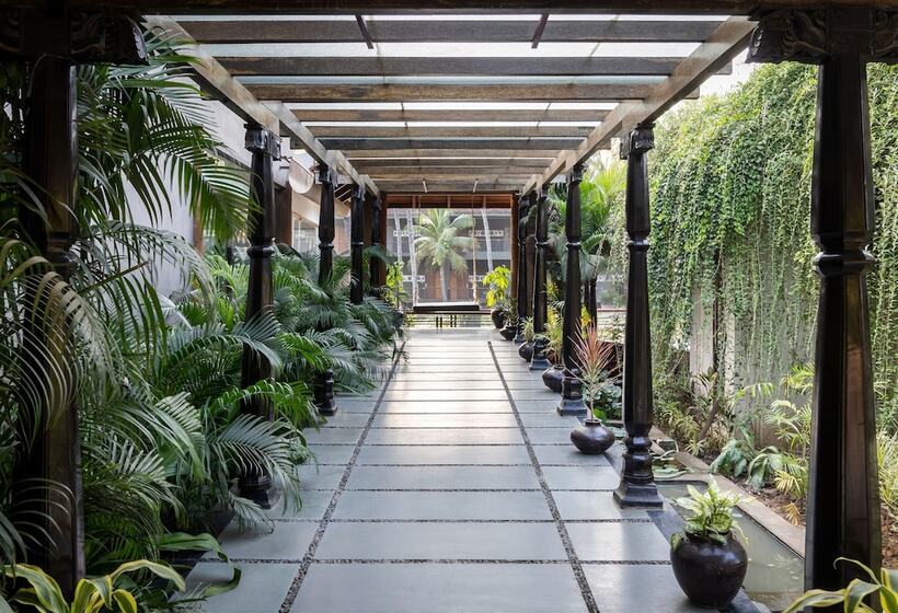 리조트 Rvr Sarovar Portico Dindi