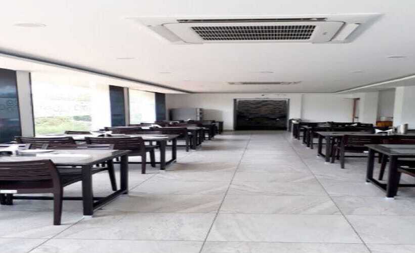 منتجع White Pearl Residency
