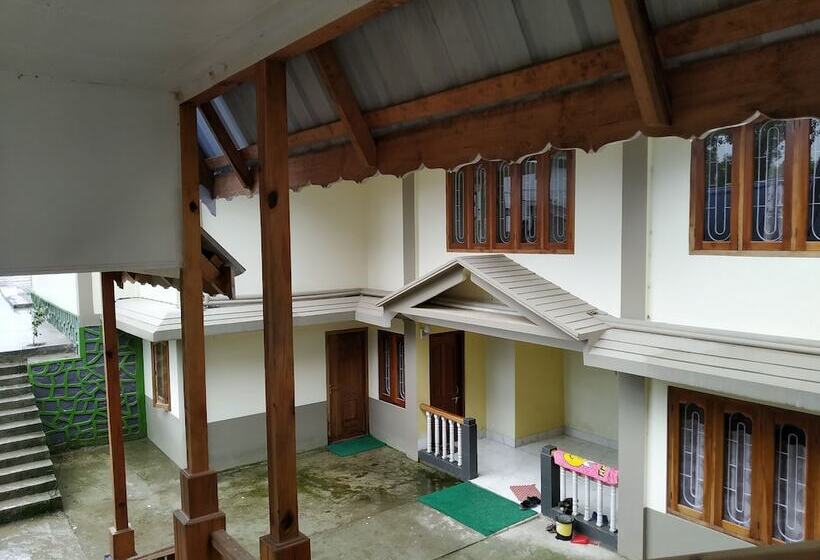 리조트 Ziro Palace Inn