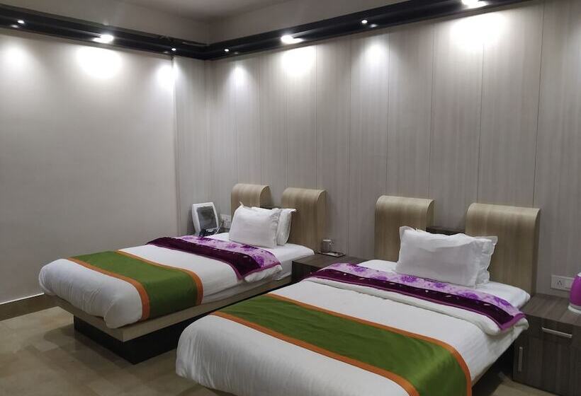 منتجع Ziro Palace Inn