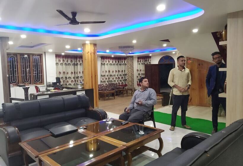 منتجع Ziro Palace Inn