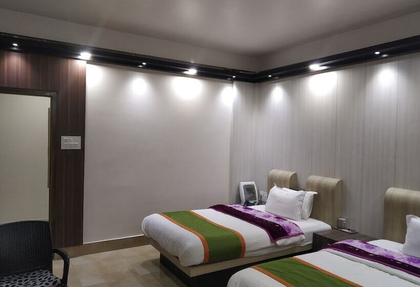 منتجع Ziro Palace Inn