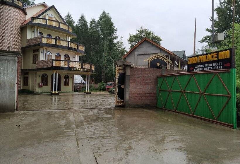 منتجع Ziro Palace Inn