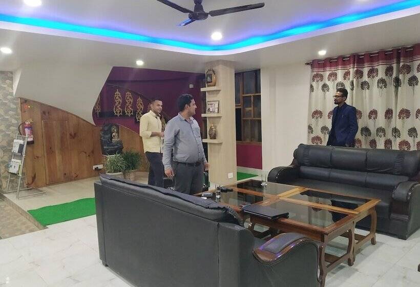 منتجع Ziro Palace Inn