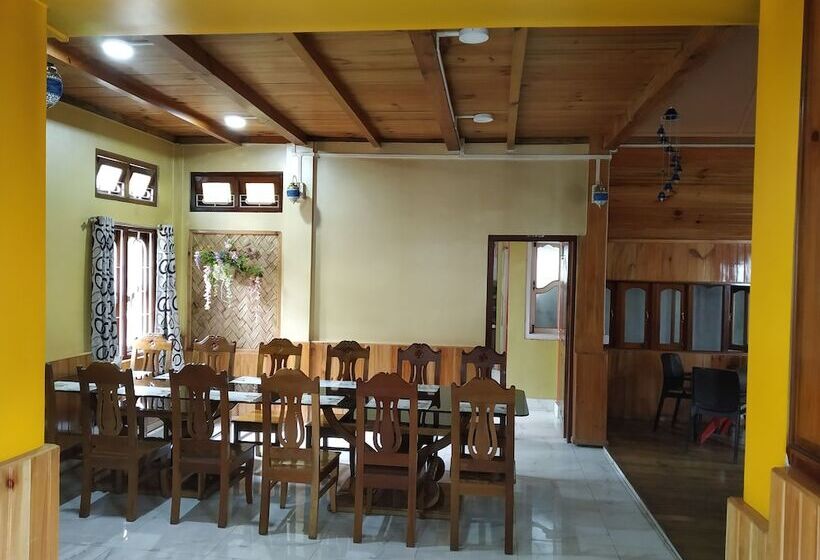 리조트 Ziro Palace Inn
