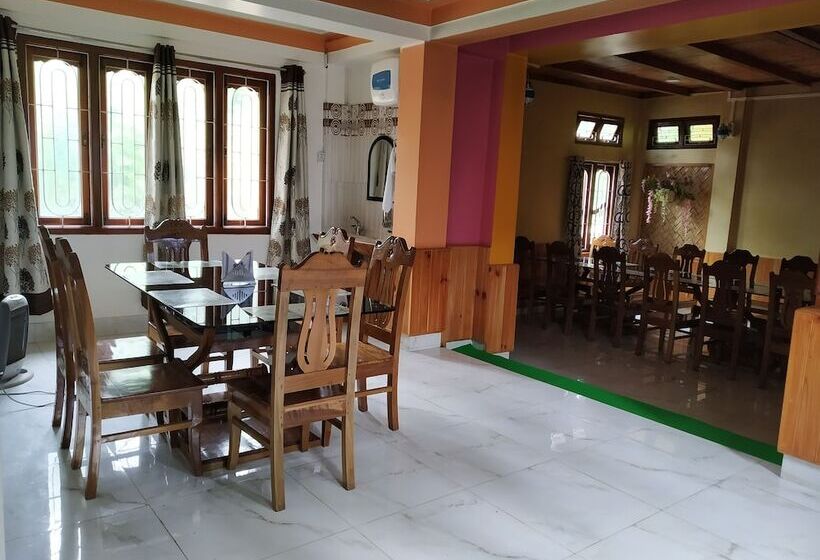 منتجع Ziro Palace Inn