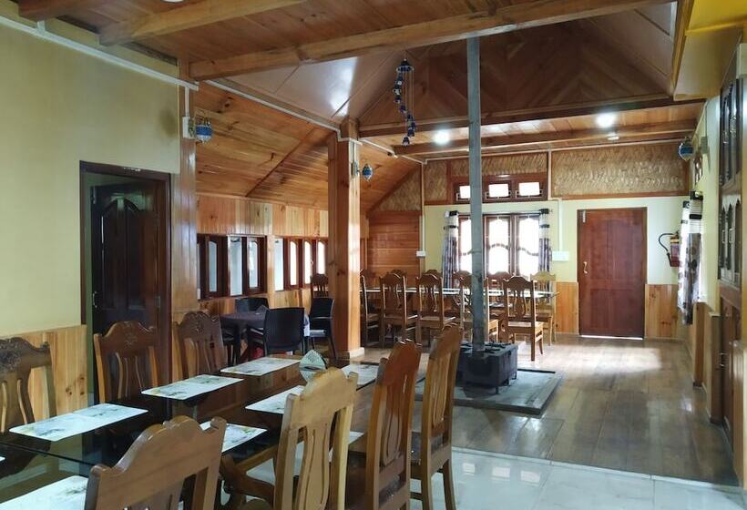 منتجع Ziro Palace Inn