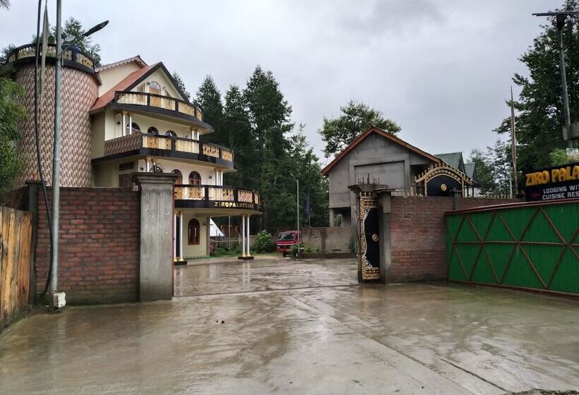 리조트 Ziro Palace Inn
