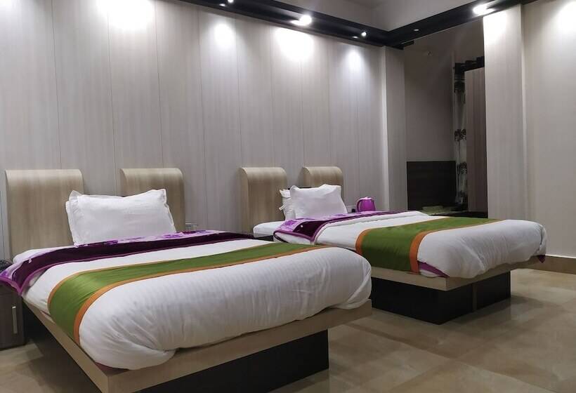 리조트 Ziro Palace Inn