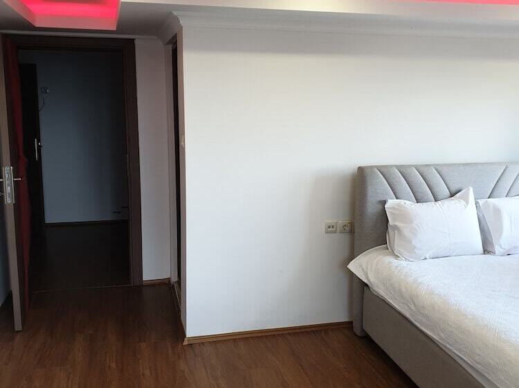 Sisdagi Zirve Otel