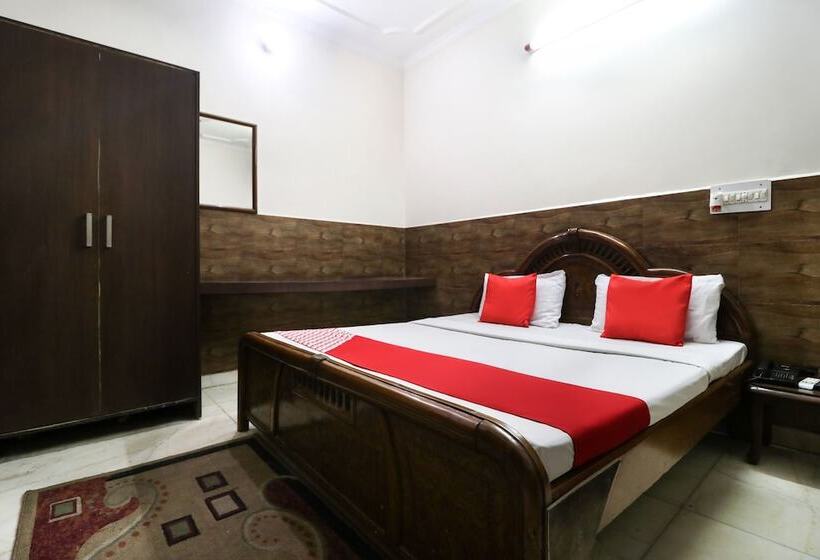 Spot On 46852 Hotel Pal Regency