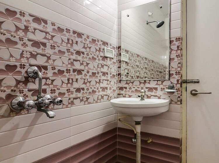 Spot On 47345 Hotel Spg