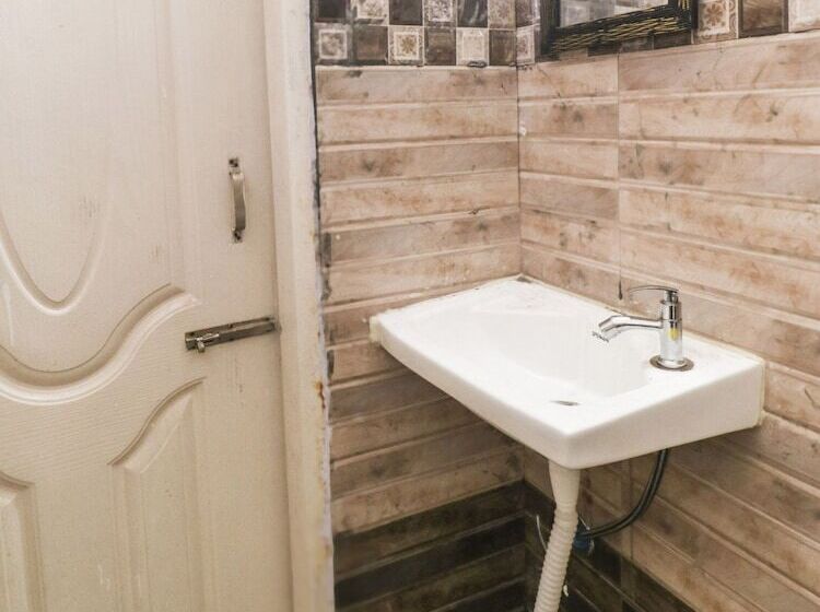 Spot On 47436 Motel Vishesh