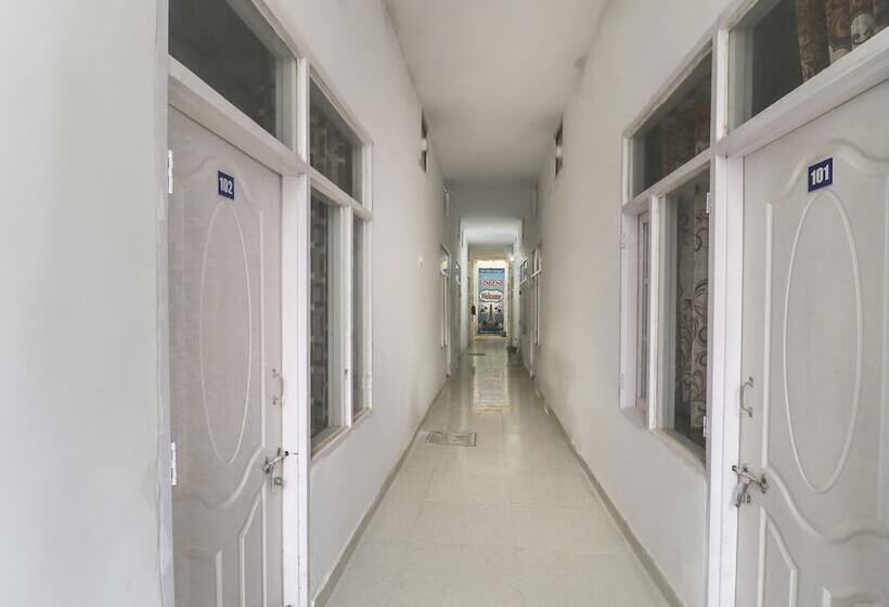 Spot On 47436 Motel Vishesh