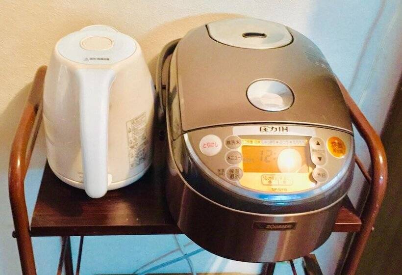 Vanguard Backpackers   Hostel