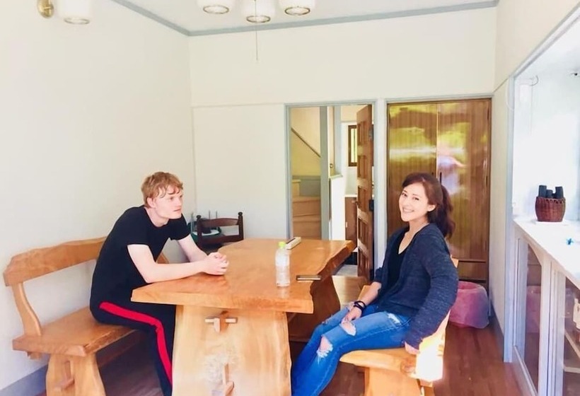 Vanguard Backpackers   Hostel