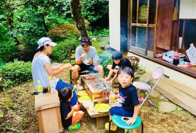 Vanguard Backpackers   Hostel