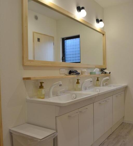 Общежитие Bed N Chill Shippoya 七宝屋