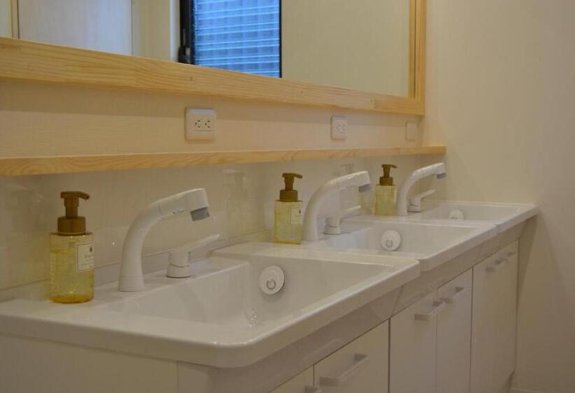 Общежитие Bed N Chill Shippoya 七宝屋