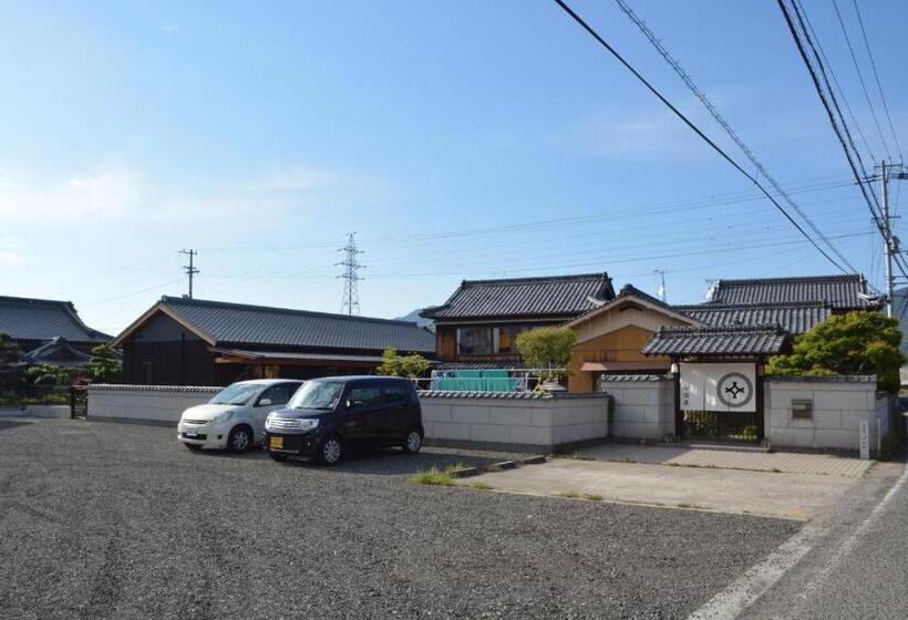 Общежитие Bed N Chill Shippoya 七宝屋