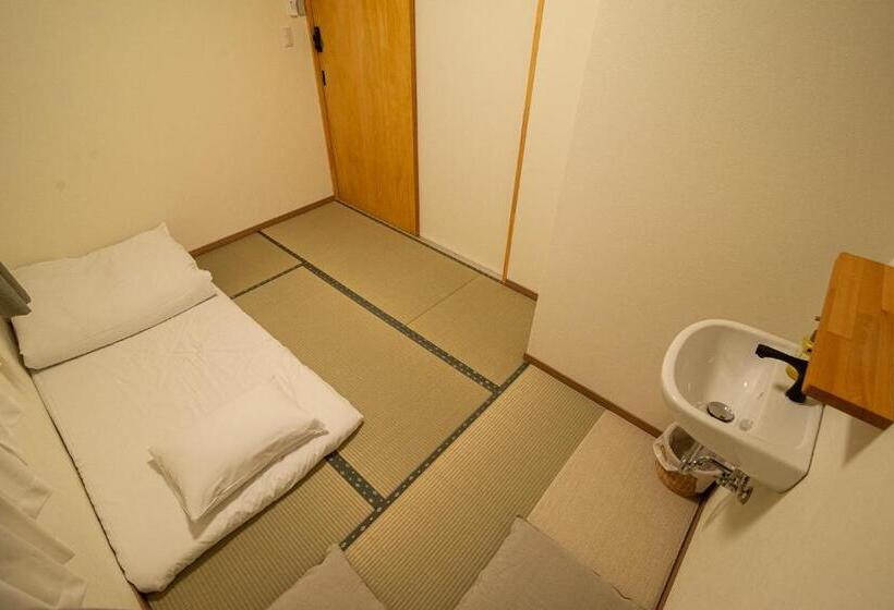 Общежитие Bed N Chill Shippoya 七宝屋