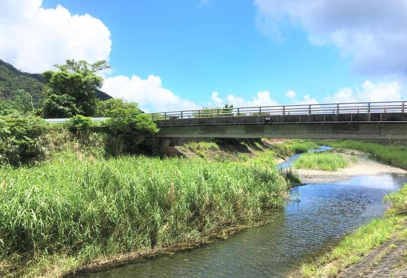 Cămin 奄美ゲストハウス Hub A Nice Inn