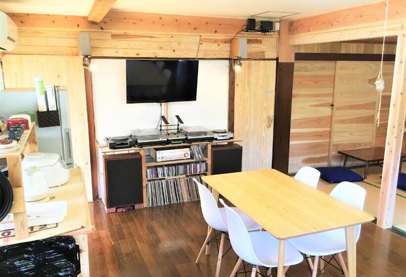 Cămin 奄美ゲストハウス Hub A Nice Inn