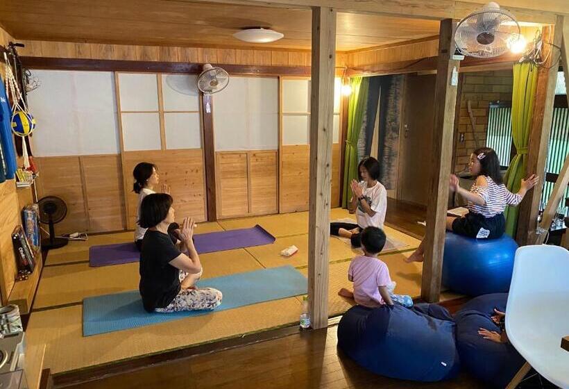 Cămin 奄美ゲストハウス Hub A Nice Inn