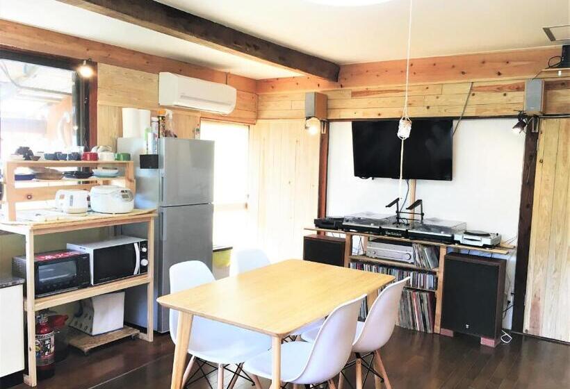 Cămin 奄美ゲストハウス Hub A Nice Inn